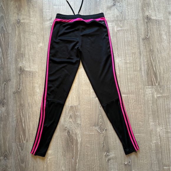 Adidas Black and Pink Climacool Leggings with zip pockets and zip ankles - Picture 2 of 6